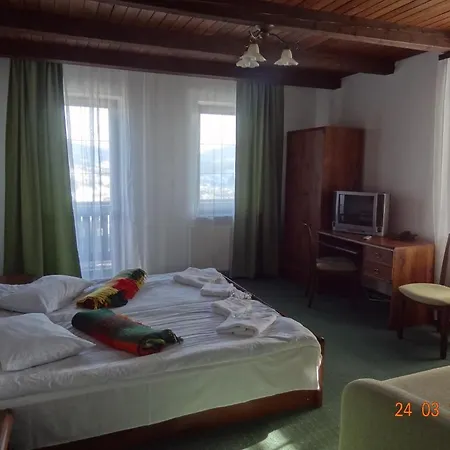 альпийский двор