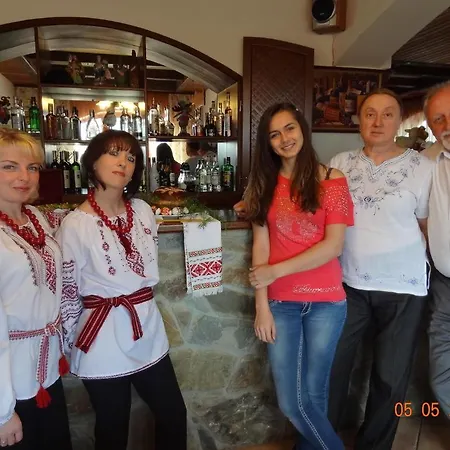 Alpenhof Pansion Hotell 3*