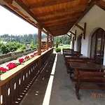 альпийский двор Отель 3*