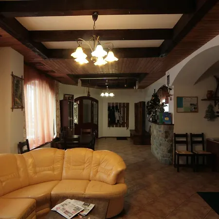 Hotel Alpenhof Pansion 3*
