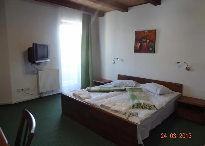 Hotel Alpenhof Pansion 3*
